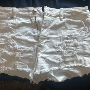 White American Eagle shorts